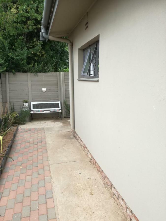 Stonehenge Cottage Oudtshoorn Exterior foto